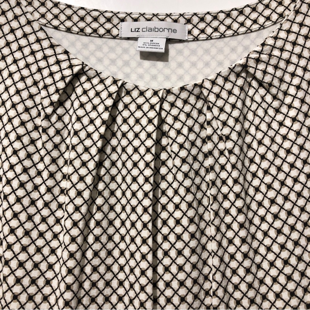Liz Claiborne Ruffled Blouse Women M Stretch Knit Short Sleeve Dark Dune New - Picture 2 of 7